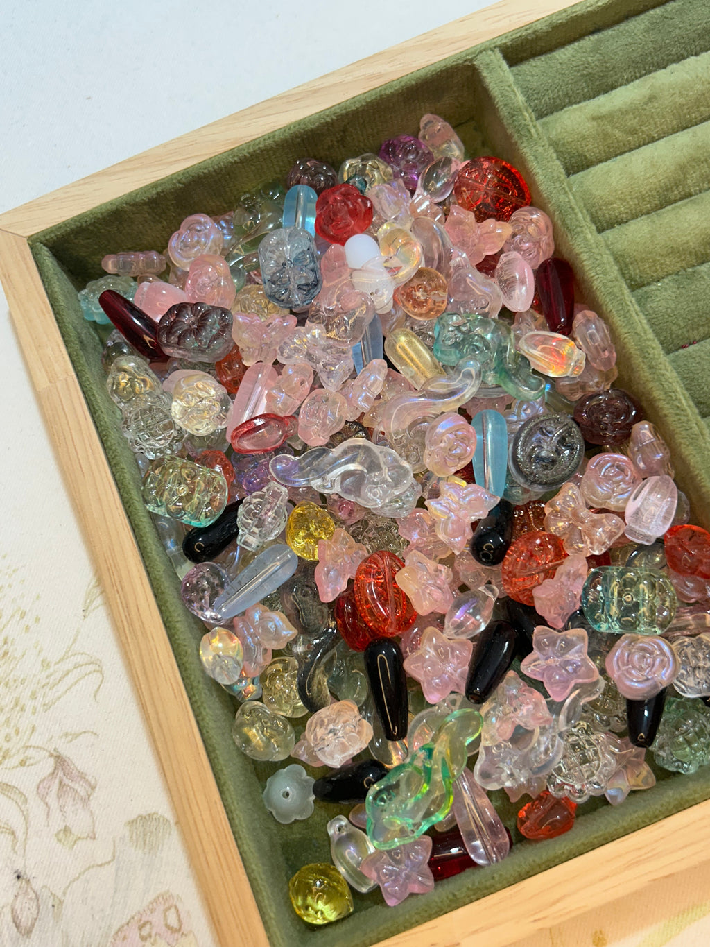 Cute glass charms for your DIY jewelry| Garden Beads